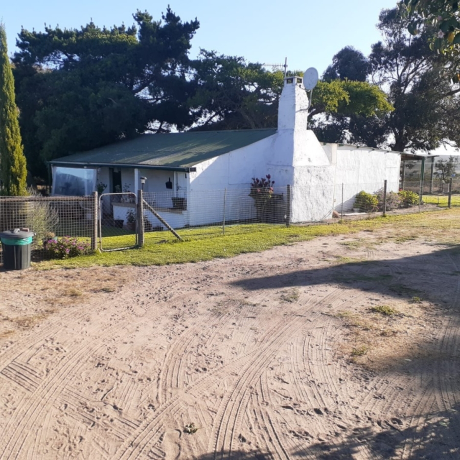 16 Bedroom Property for Sale in Trekoskraal Western Cape